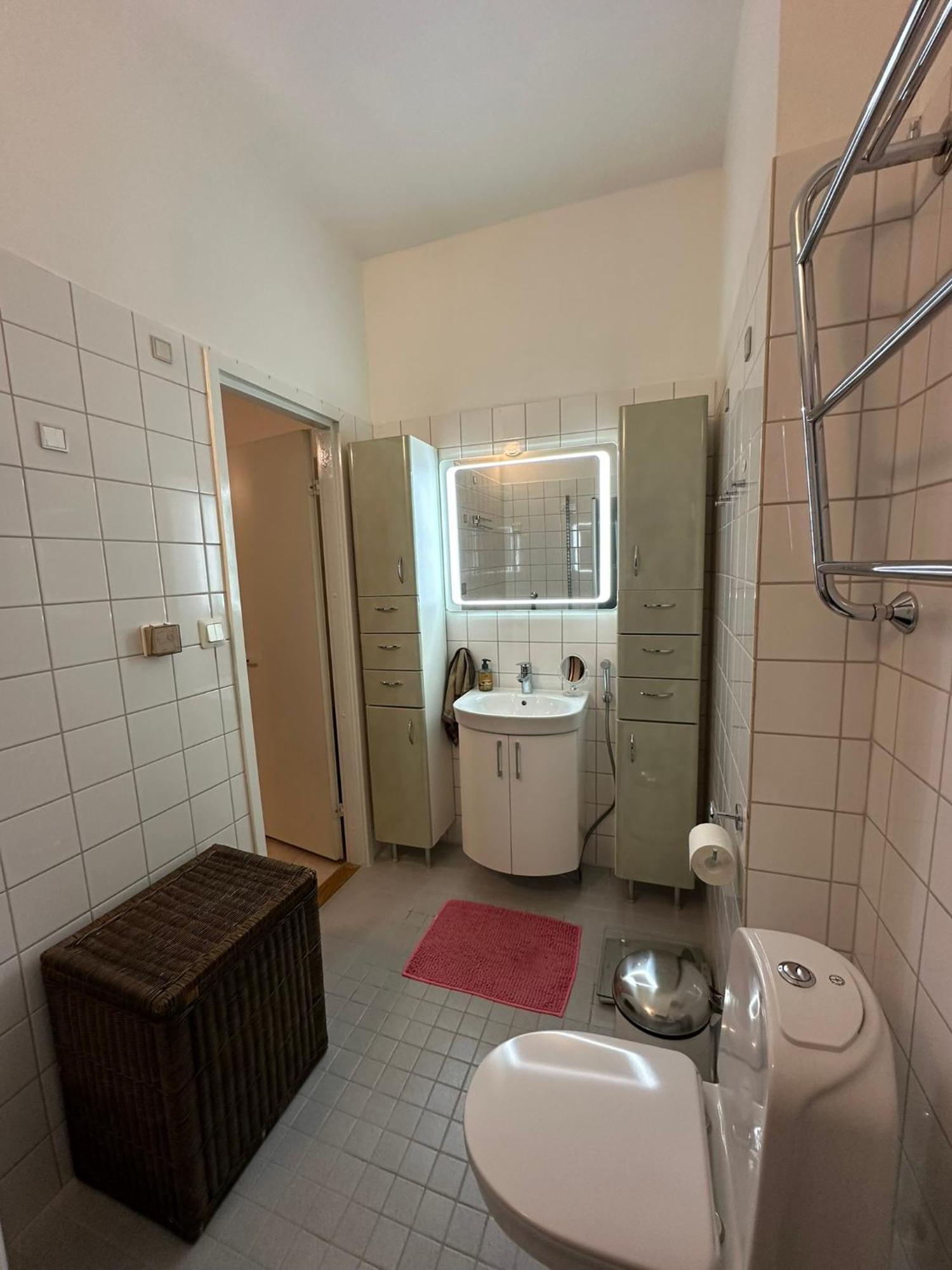 Valoisa Ja Tilava Kaupunkikoti 73 Nelioetae Apartment *